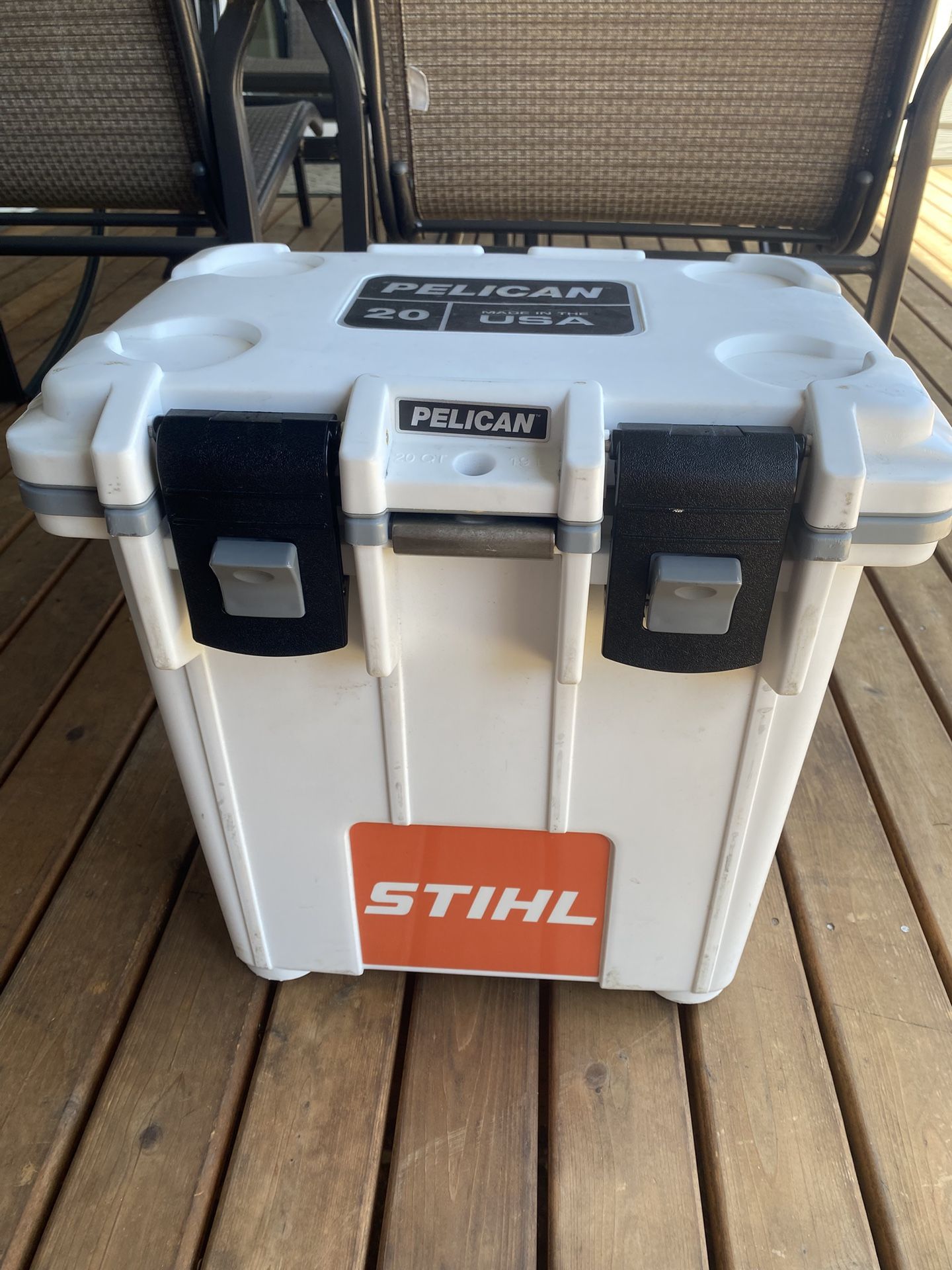 Rare Stihl Pelican 20 Quart Cooler