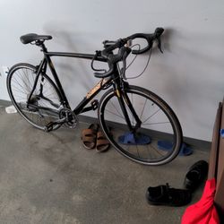 Black Road Bike 300$ 