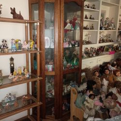 Curio/China Cabinet 
