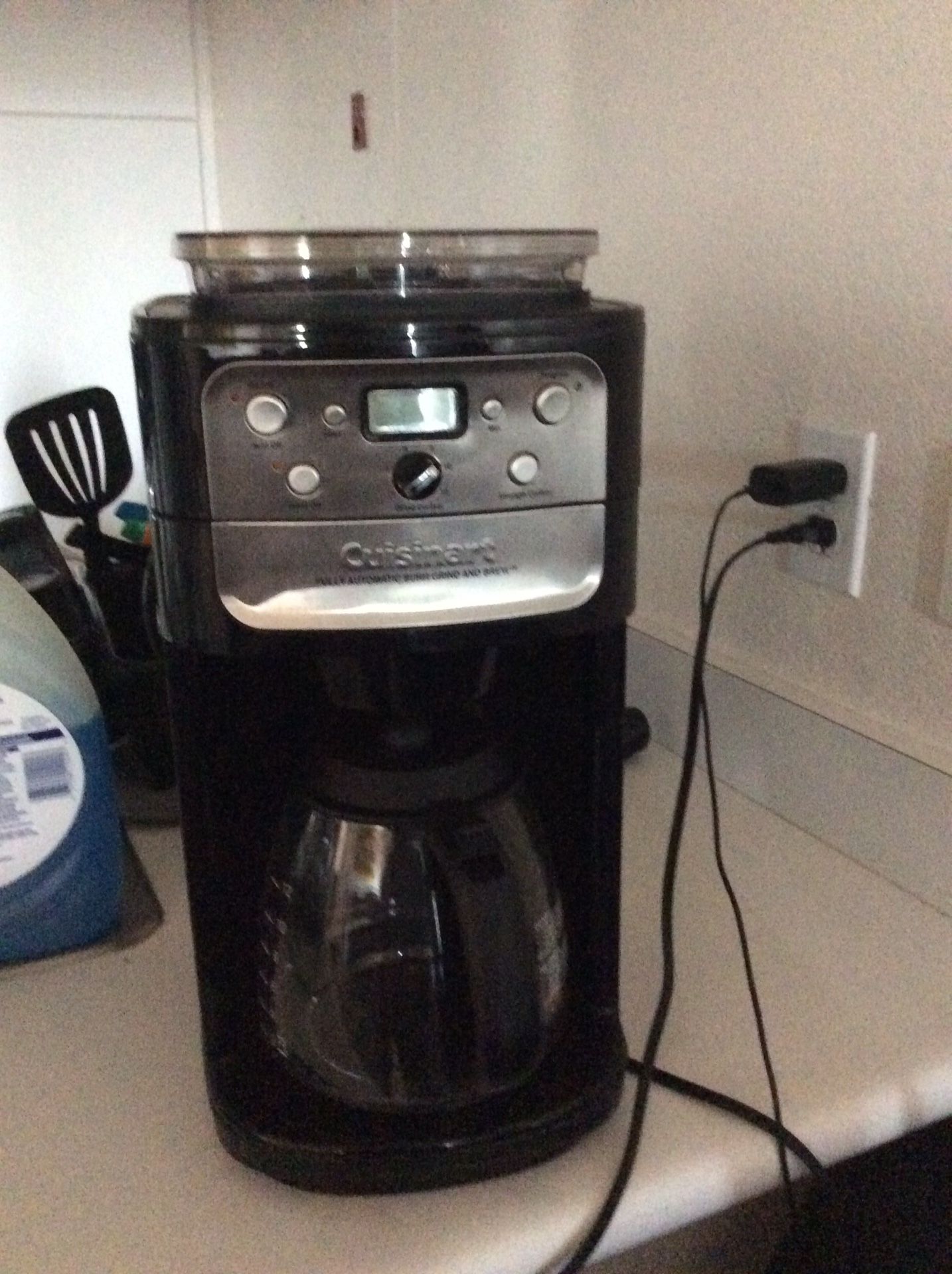 Grind and brew coffee maker 20$