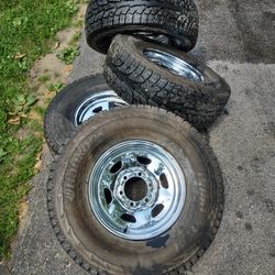 31X10.50R15 studded snows on 6x5.5 lug rims