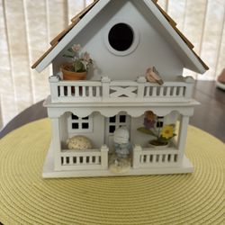 Bird House Gardeners Eden Brand New