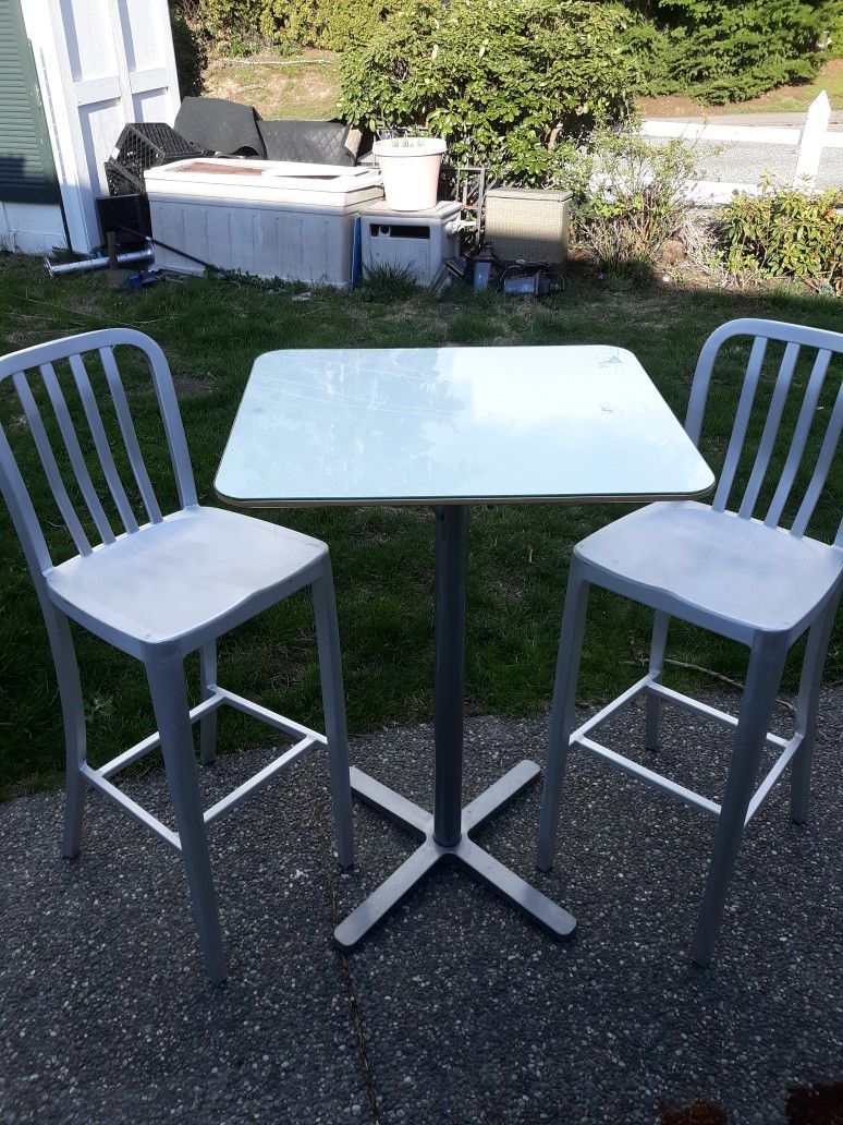 Aluminum Tall Stools And Cafe Table With Glass And Wood Top With White Formica, Lightweight Strurdy