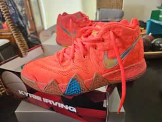 Nike Kyrie 4 LUCKY CHARMS size 5
