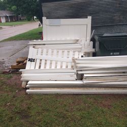 White Vinyl Fence 80 Ft 2    5 Ft Gate