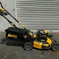DEWALT 20V MAX 21.5 in. Battery Powered Walk Behind Push Lawn Mower TOOL ONLY No Batteries 