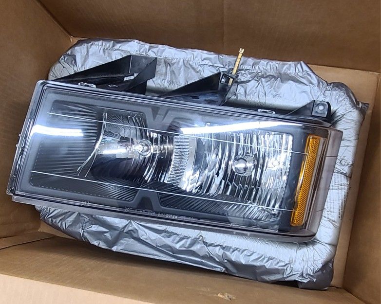 Headlight Assembly L/Side 2004 - 2012 GMC Canyon/Chevy Colorado