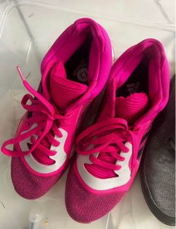 Adidas Women’s Pink & White Mesh Low Top Lace Up Athletic Sneakers Logo