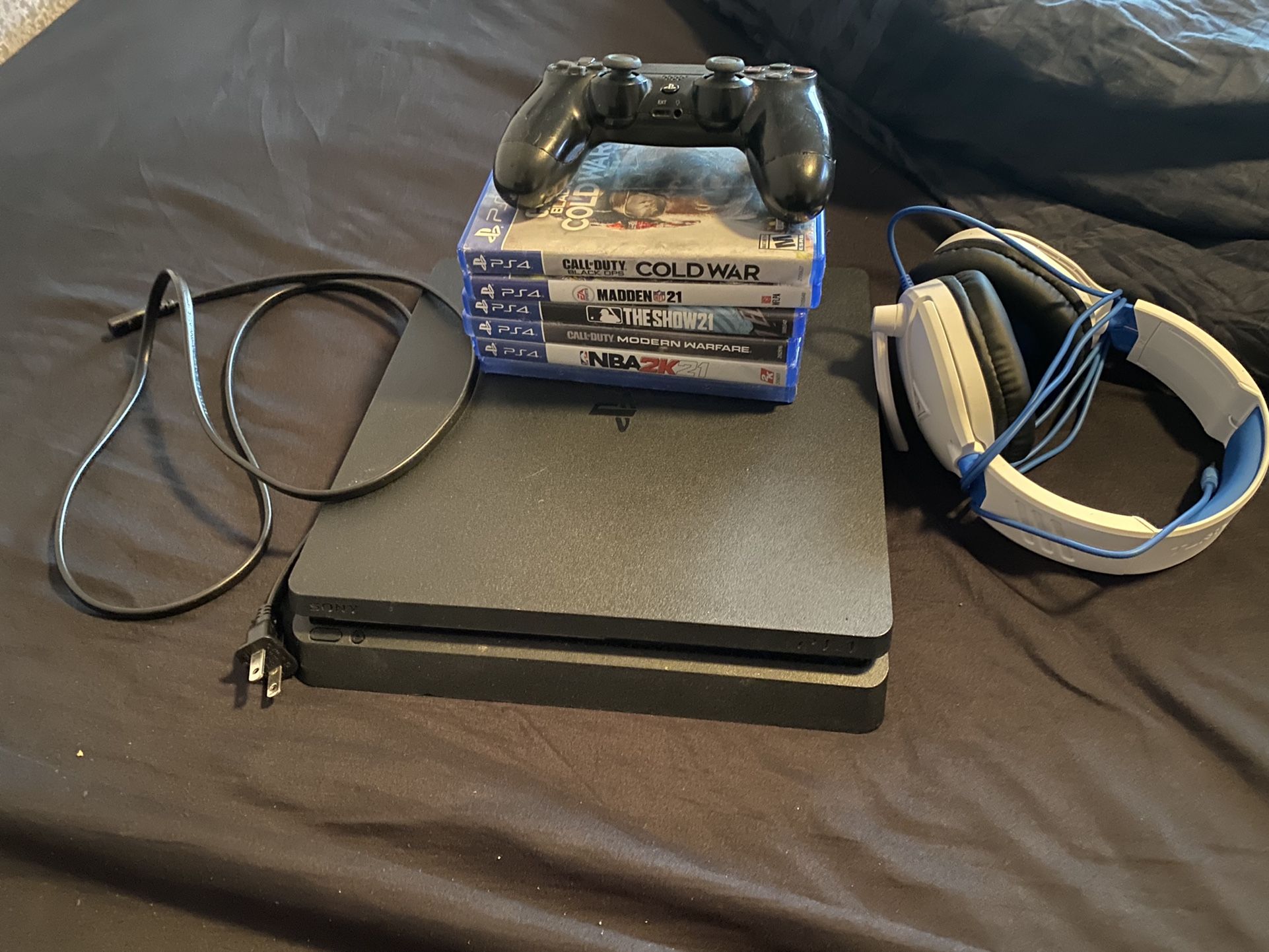 1TB Ps4 Slim With 6 Games And DualShock Controller With Headset