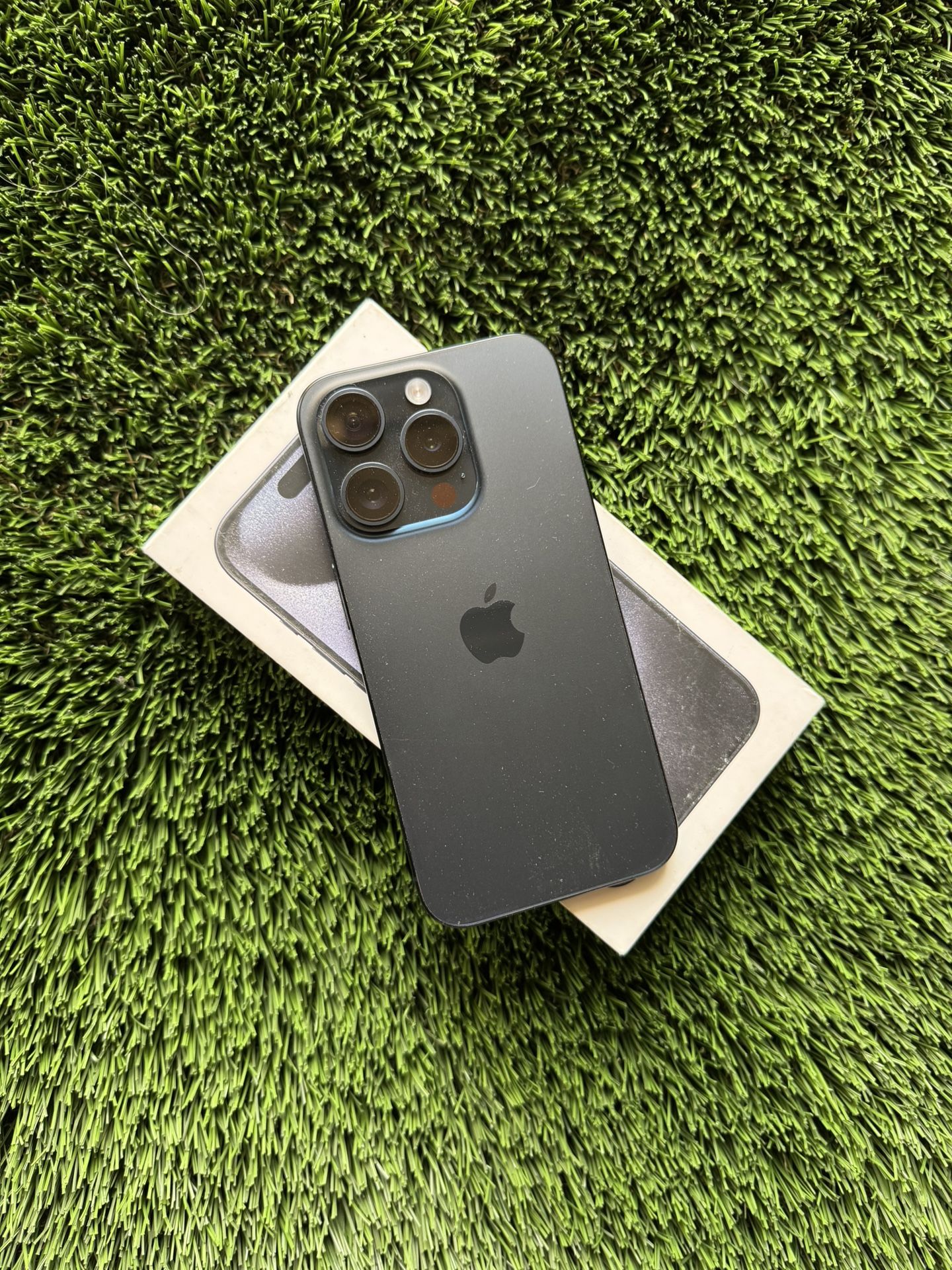 iPhone 15 Pro 128 GB Unlocked 