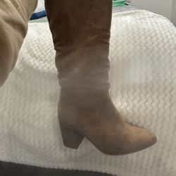 Brown heeled boots 