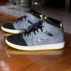 Nike Air Jordan 1 Retro 99 Cool Grey Vibrant Yellow US 10.5