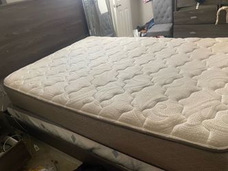 Queen mattress with box spring