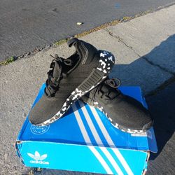 New Adidas MND R1 sz 13