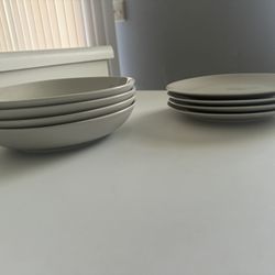 8 Plates 