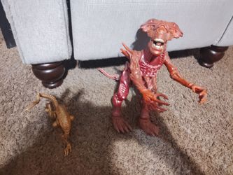 Alien Action Figures Set of 2