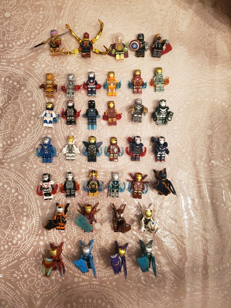 Lego's. Marvel. Lego. Avengers.