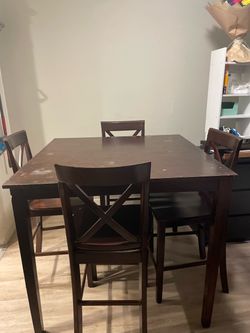 Dining Table & Chairs