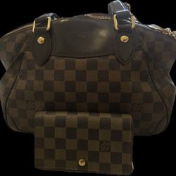 Louis Vuitton Purse & Wallet