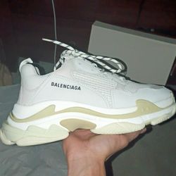 Balenciaga triple s