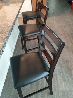 3 bar stools