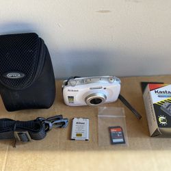 Nikon Coolpix W100 Digital Camera 13.2 MP
