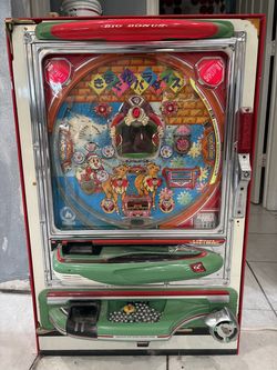 Pin ball / arcade machine