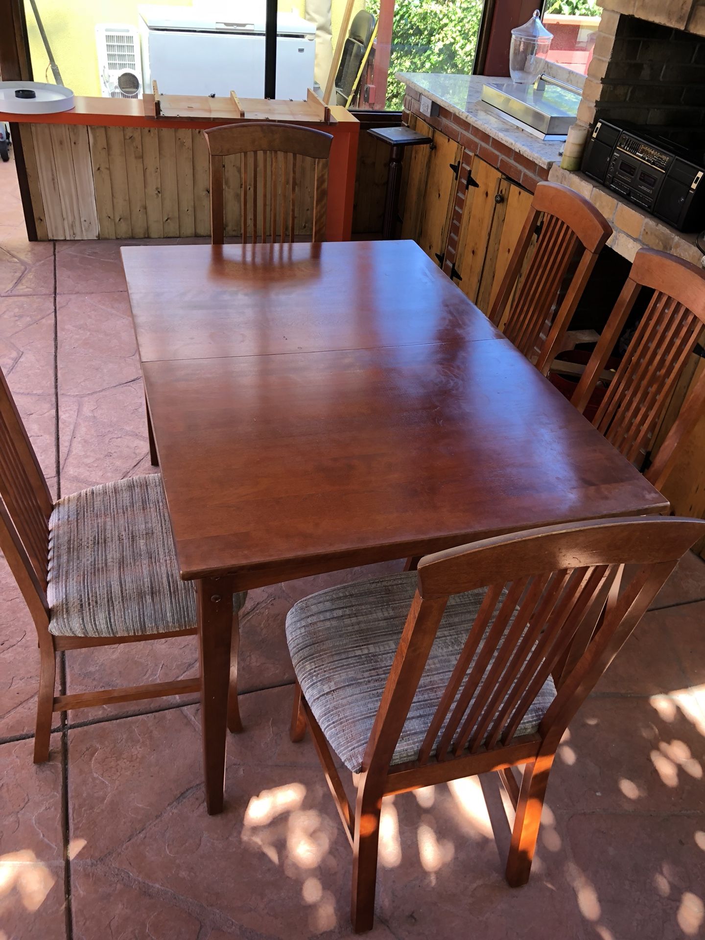 Nice cherry kitchen table and 5 chairs