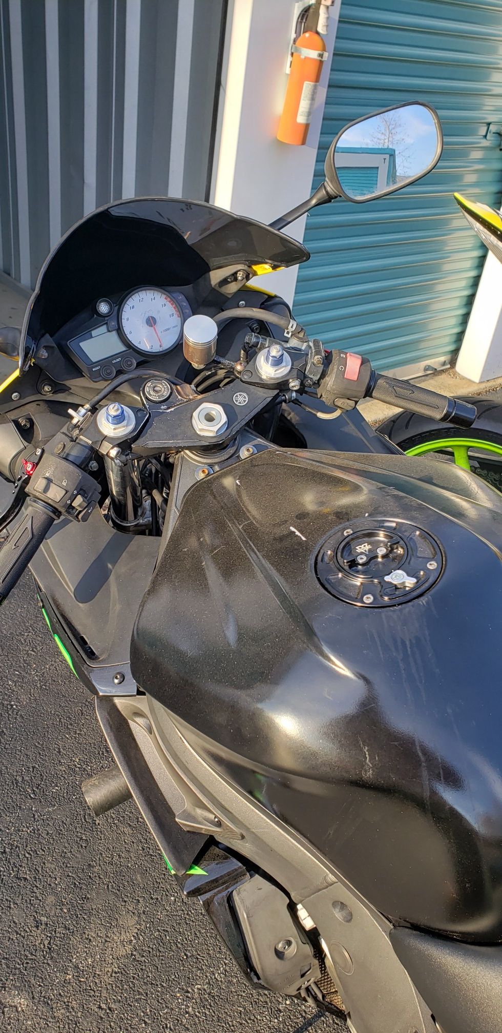 06 Yamaha R6 Motorcycle