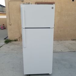 GE Refrigerator 18cu ft 28x29x67🚨👍3 MONTHS WARRANTY