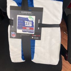 New York Giants Oversized Plushie Blanket 