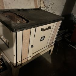 Vintage Estate Heatrola Stove 