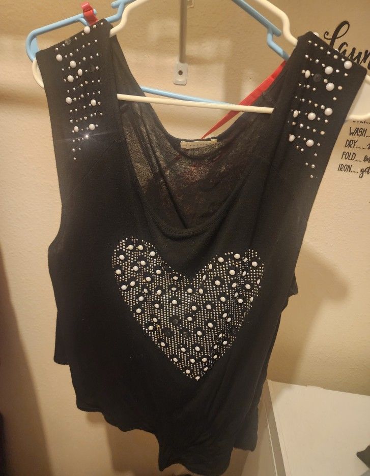 Woman's Top Pear Heart Print In The Front In Perfect Condition Size Large Comes From Smoke-free Home