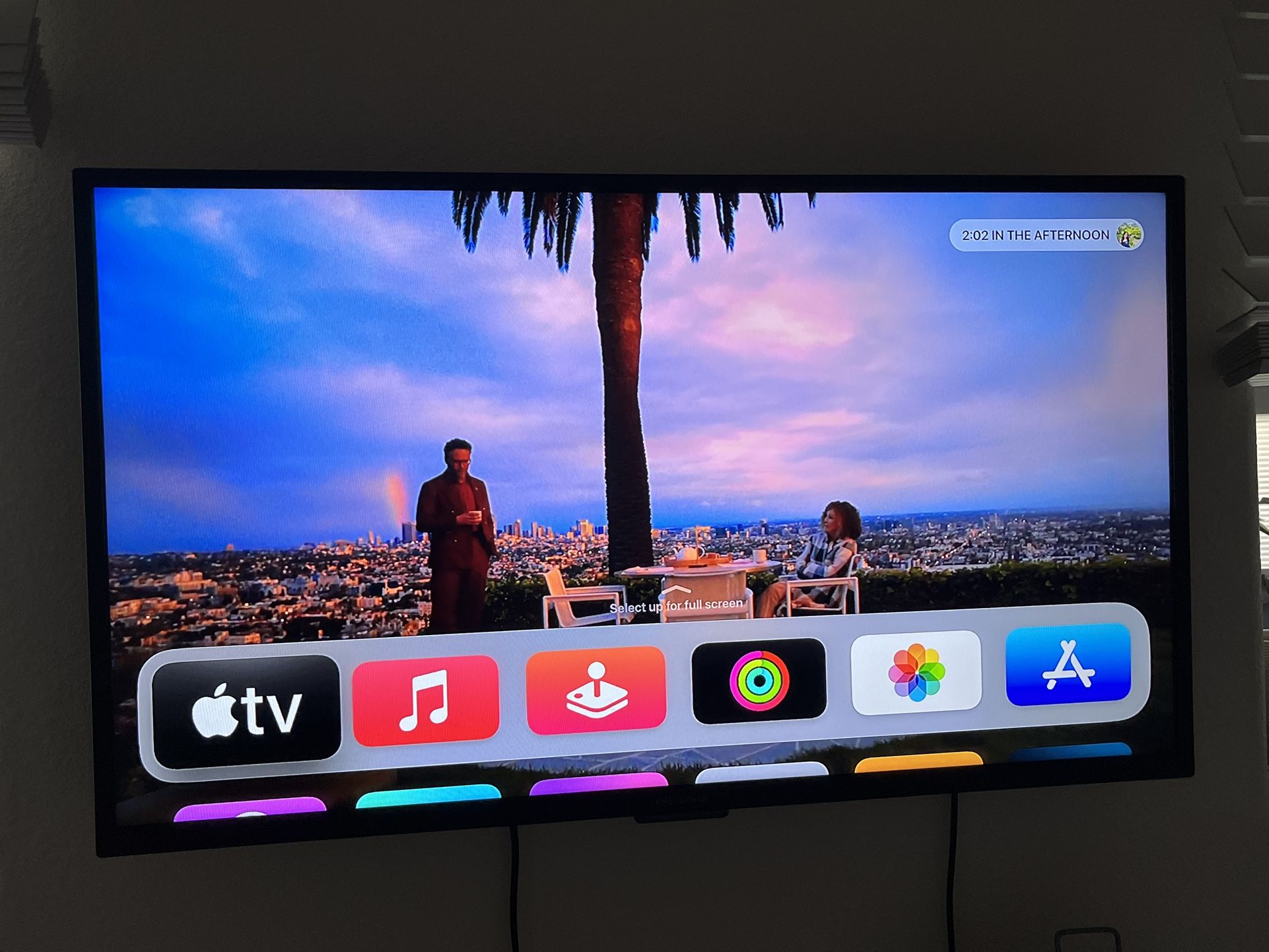 TV 40” Insignia 2020 (Compatible With Apple TV)