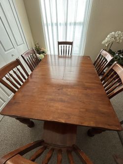 Dining Table with 6 Chairs