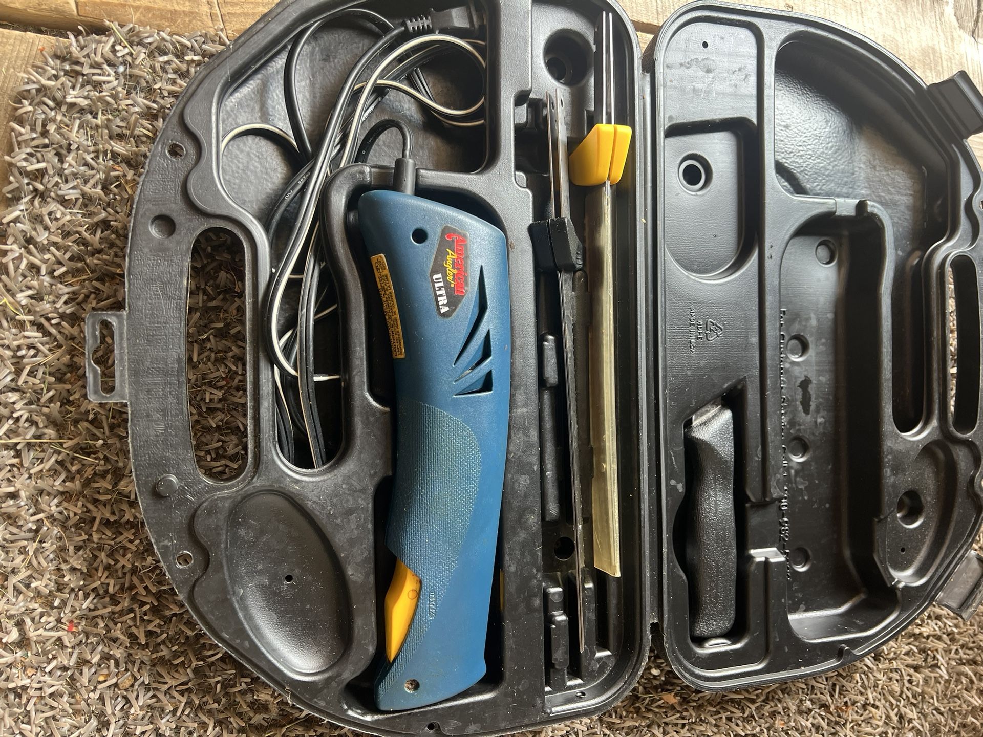 Douglas Quikut Electric Knife - American Angler Case!