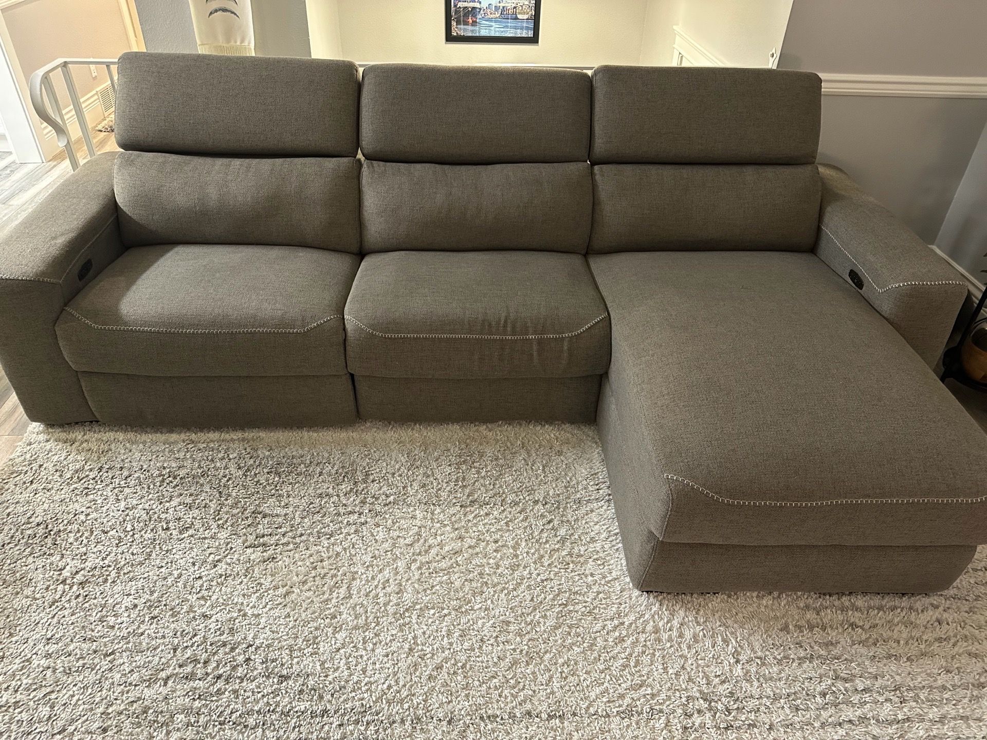 Mabton 3-Piece Dual Power Reclining Sectional (Gray)