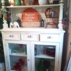 Sturdy Hutch And Dining Table 