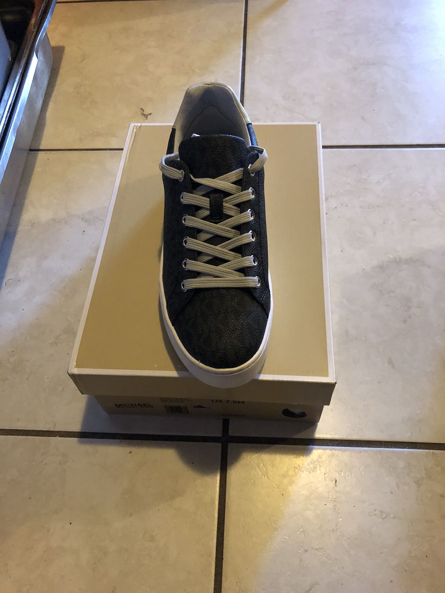 SIZE 6 AND 7 MICHAEL KORS GRAFFITI MK BRAND NEW