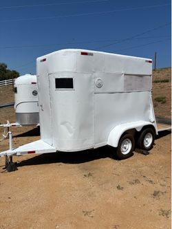 2 HORSE TRAILER,7FT TALL,FLOOR, LIGHTS & TIRES 👍🏼 BILL OF SALE ONLY