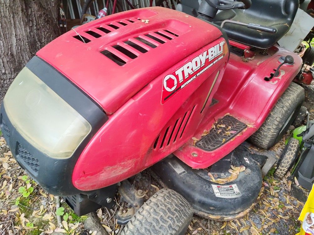 Troybilt Riding Lawnmower 