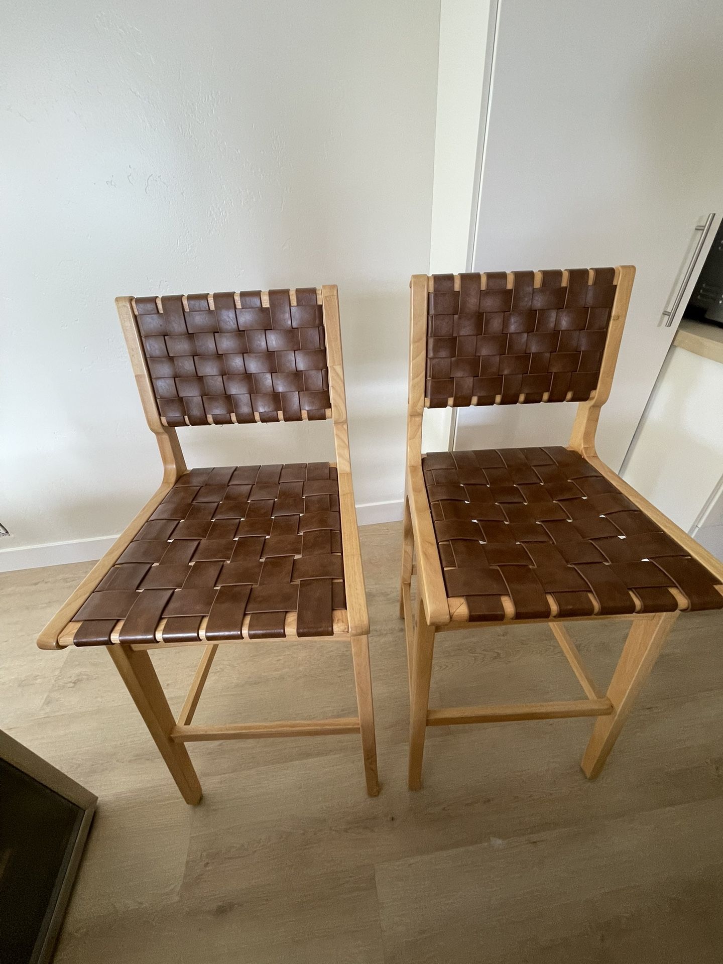 2 Bar Stools 