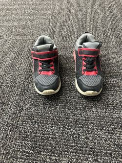 Kids Black/Red/Gray Hook & Loop Low Top Sneaker Synthetic Sz 12 EU30