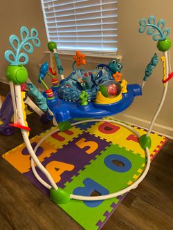 Baby Einstein Baby Jumper w/ Activity Center