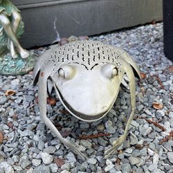 Metal Candle Lantern Frog Garden Statue 