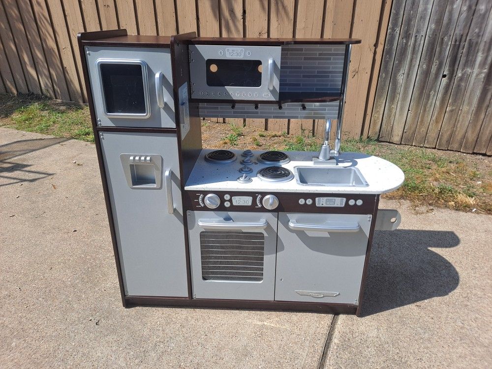 Kis Kitchen Play Set