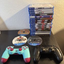 PS4 Bundle (Games/2 Controllers)