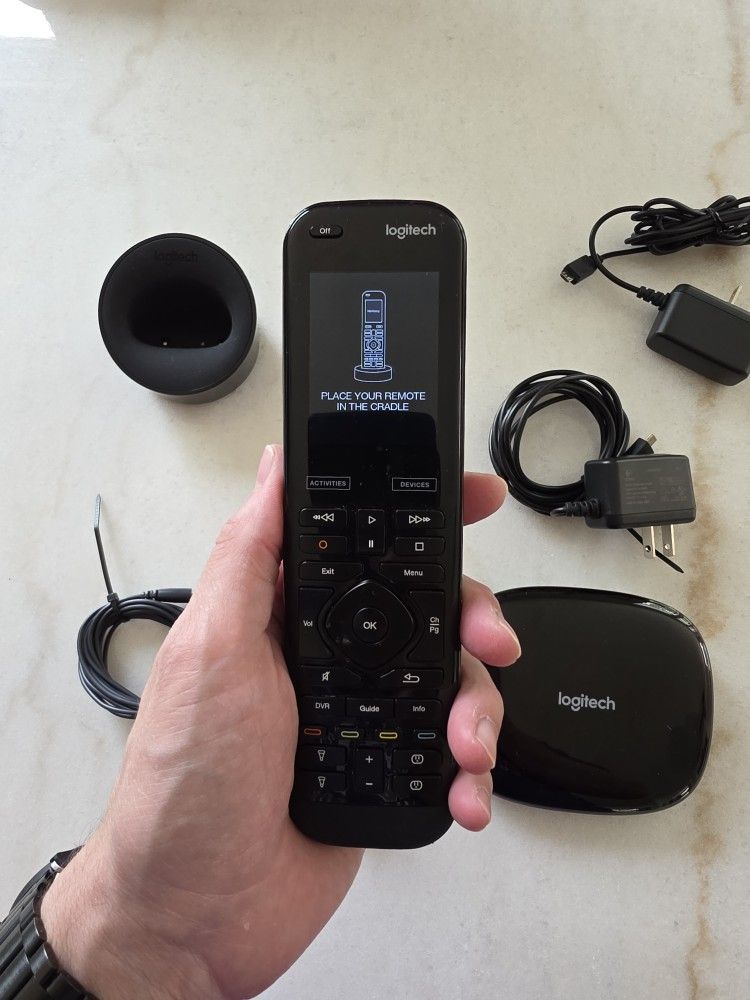 Logitech Harmony Elite Remote + Hub – Universal Smart Remote