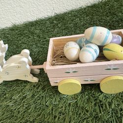Vintage 1995 little Bunny egg Wagon collectible