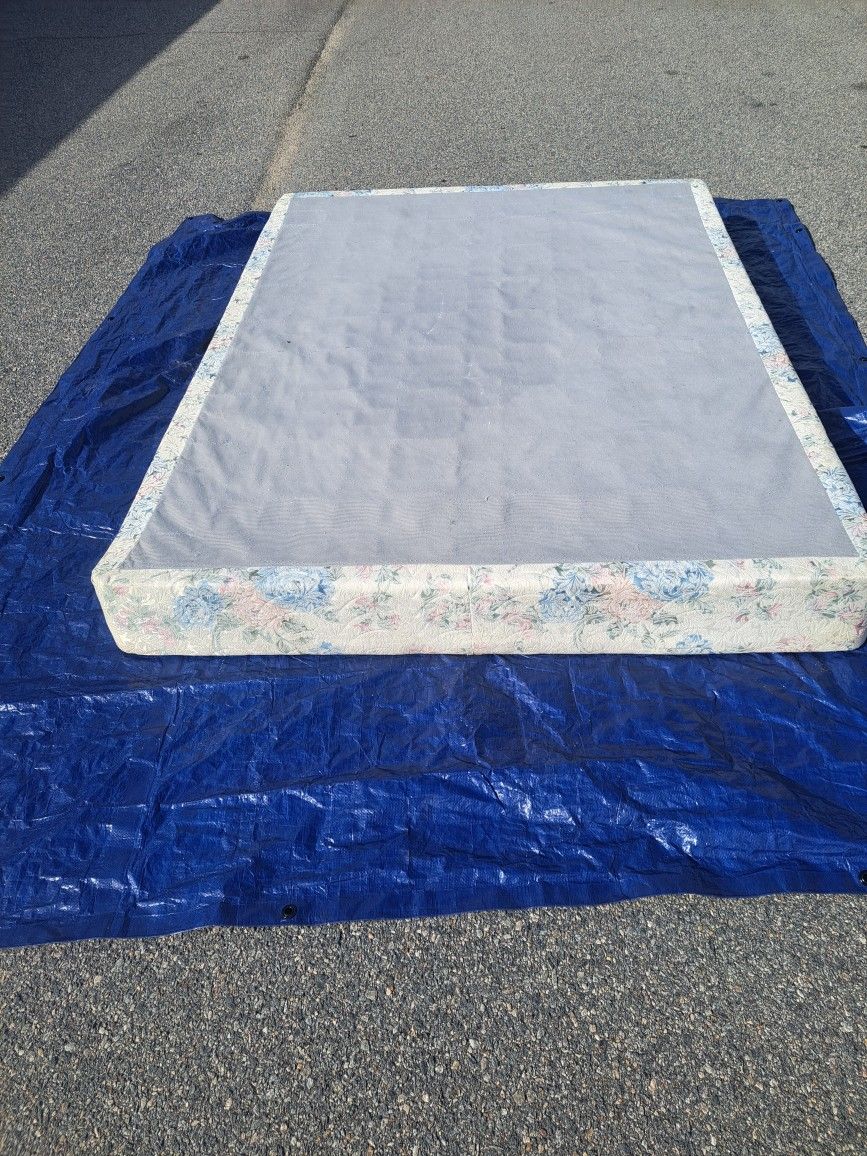 QUEEN SIZE BOX SPRING for Sale in Norfolk, VA - OfferUp